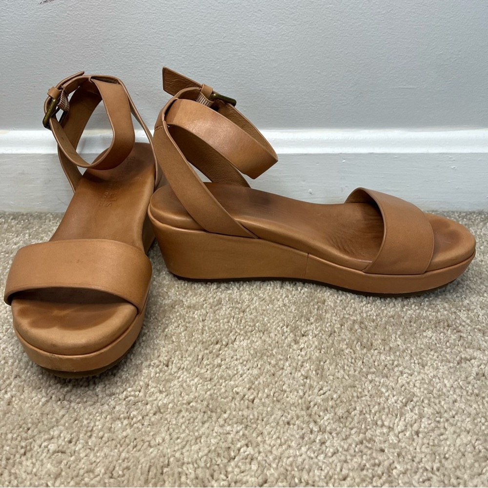 Gentle Souls Women's Tan Leather Wedge Ankle Strap Platform Sandals Size 6